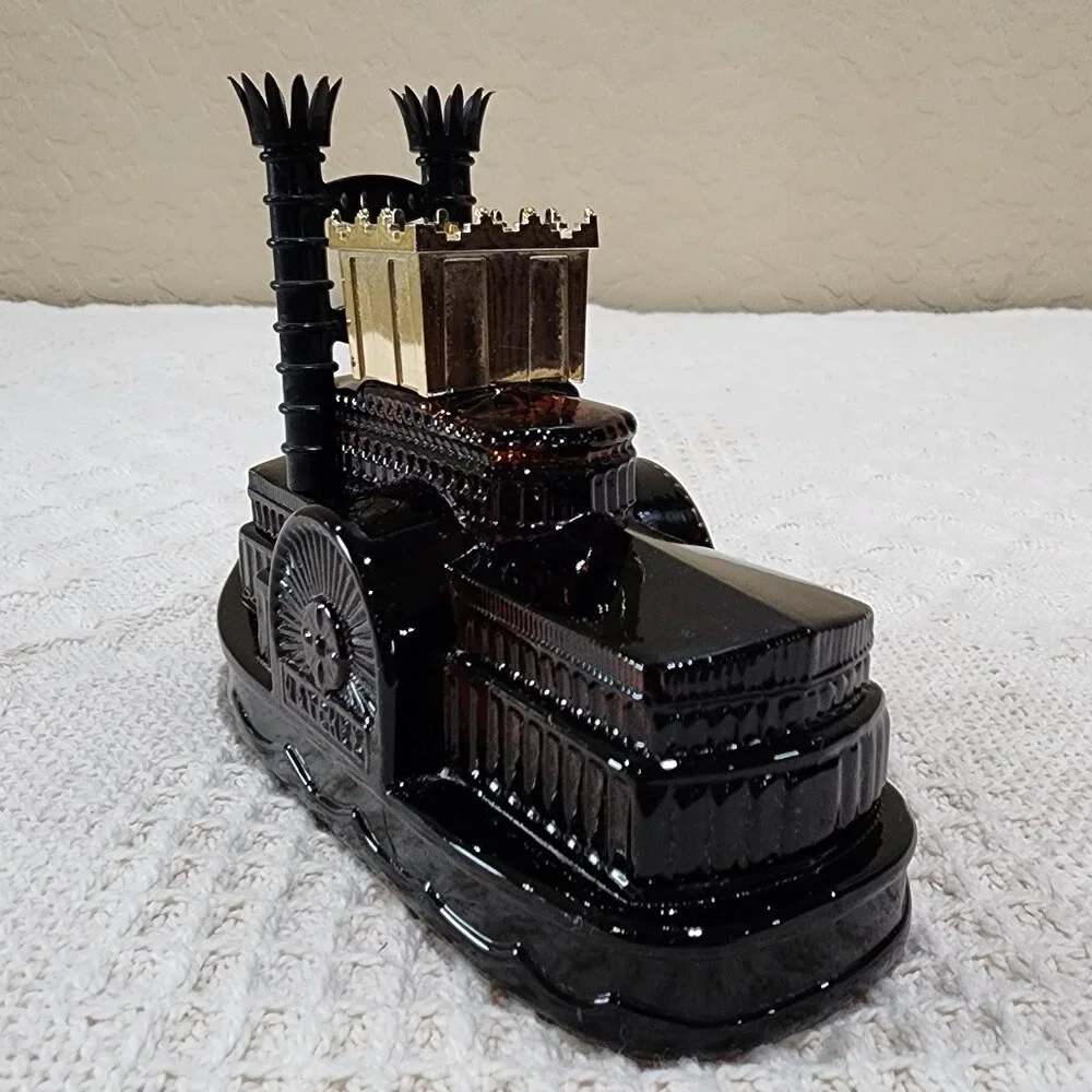 Vintage Avon NACHEZ RIVERBOAT STEAMSHIP Black Glass Bottle Wild Country Full
